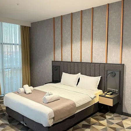 Hotel H-mak Airport 3*