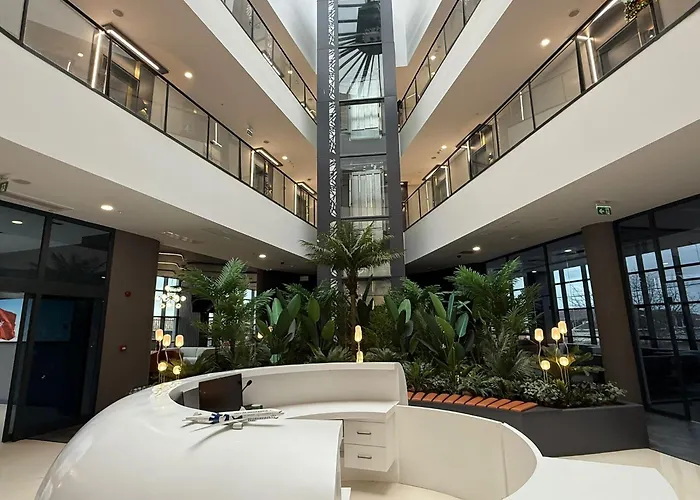 H-mak Airport Hotel 3*